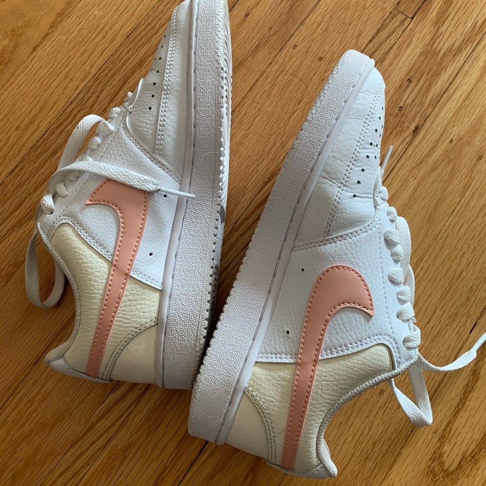 Nike Court Vision Low Women’s shoes